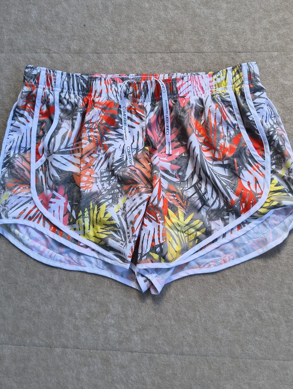 Calvin Klein Performance Palm-Print Dolphin Running Gym Athletic Shorts -O